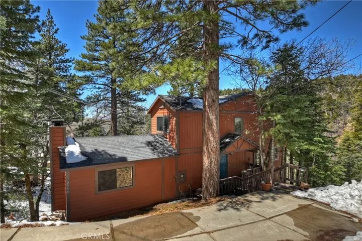 2740 Preston Drive, Running Springs, California 92382