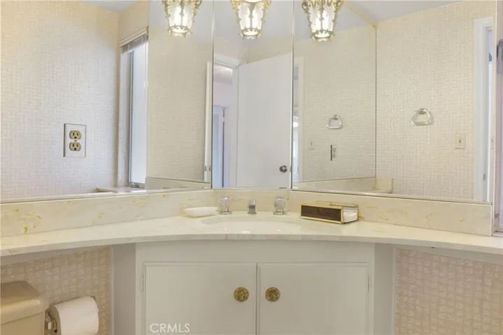 Powder room