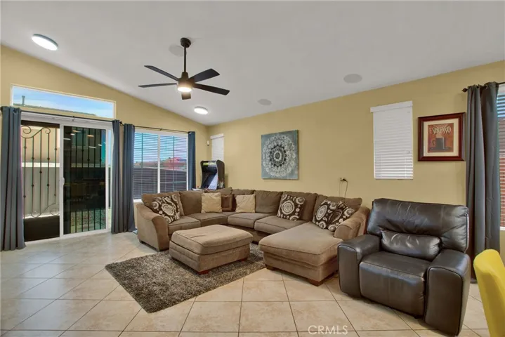 8969 Seal Beach Drive, Hesperia, California 92344