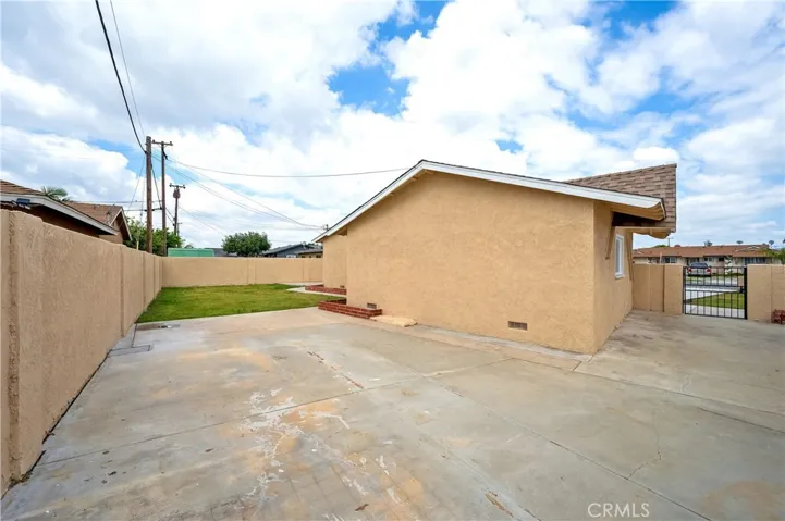 10235 Dale Avenue, Stanton, California 90680
