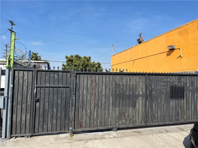 SMALL VACANT LOT ADJACENT TO BUILDING