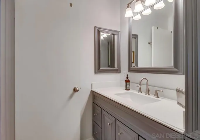 3692 Avocado Village Ct 6, La Mesa, California 91941