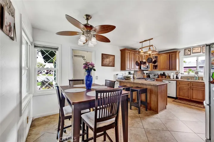 Eat In Kitchen With Ceiling Fan