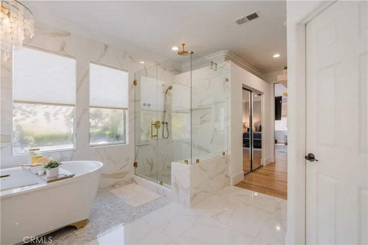 Gorgeous upgraded bathroom ~