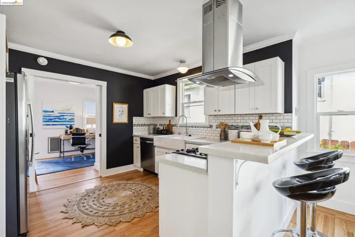 560 44th St, Oakland, California 94609