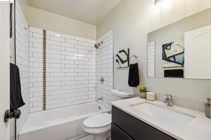 560 44th St, Oakland, California 94609