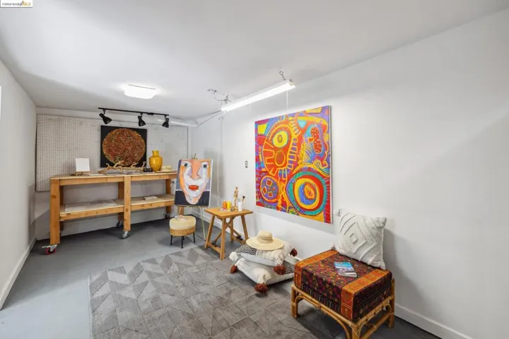 560 44th St, Oakland, California 94609