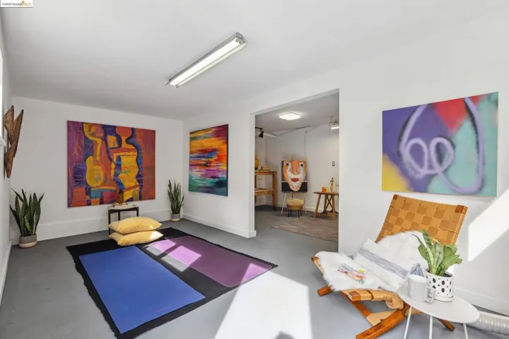 560 44th St, Oakland, California 94609