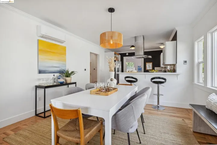 560 44th St, Oakland, California 94609