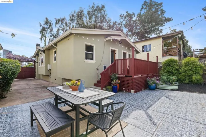 560 44th St, Oakland, California 94609