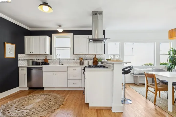560 44th St, Oakland, California 94609