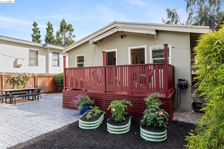 560 44th St, Oakland, California 94609