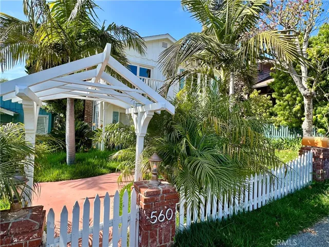 560 Flora Street, Laguna Beach, California 92651