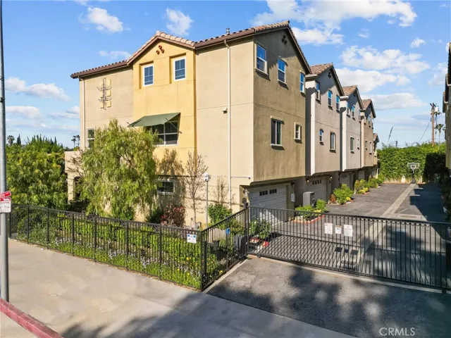 16863 Balboa Lane, Van Nuys, California 91406