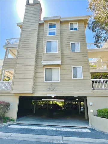 20251 Cape Coral Lane 305, Huntington Beach, California 92646
