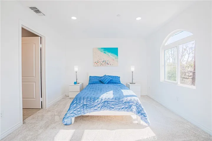 320 E Imperial Avenue 2, El Segundo, California 90245