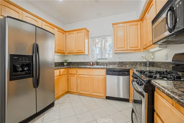 320 E Imperial Avenue 2, El Segundo, California 90245
