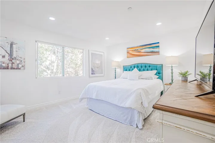 320 E Imperial Avenue 2, El Segundo, California 90245