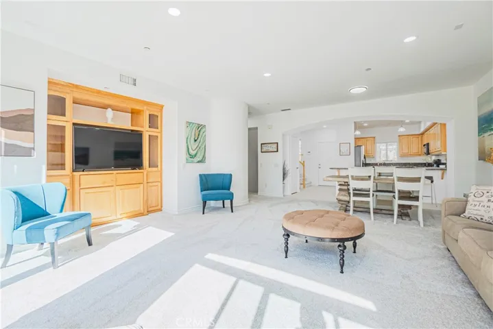 320 E Imperial Avenue 2, El Segundo, California 90245