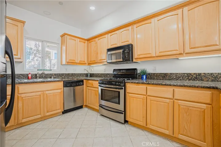 320 E Imperial Avenue 2, El Segundo, California 90245