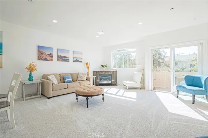 320 E Imperial Avenue 2, El Segundo, California 90245