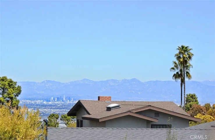 Peek-a-boo City & Ocean View