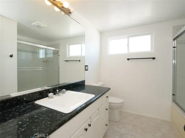 Hallway Full Bathroom