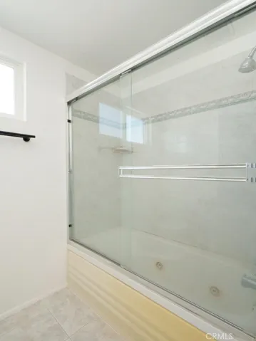 Hallway Full Bathroom