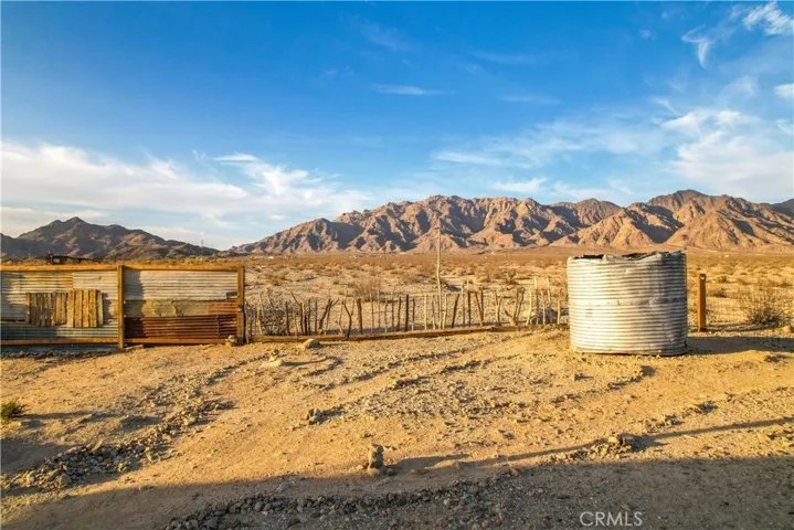 3975 Amboy Road, 29 Palms, California 92277