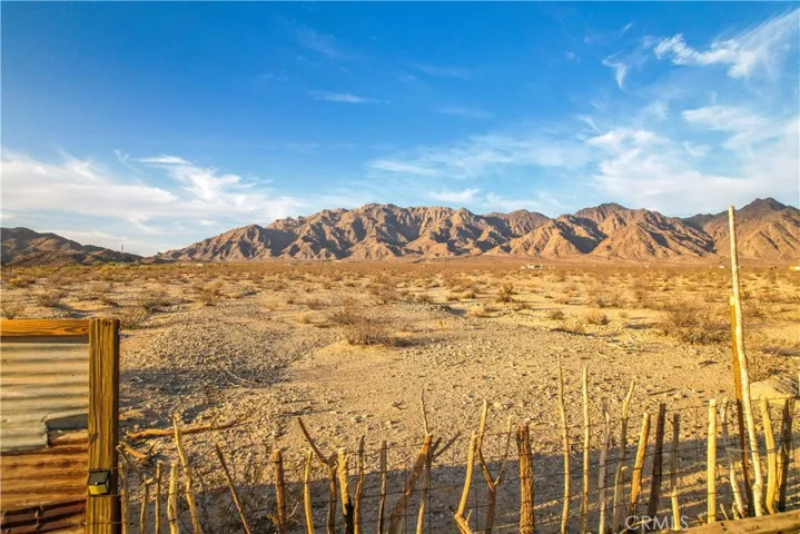 3975 Amboy Road, 29 Palms, California 92277