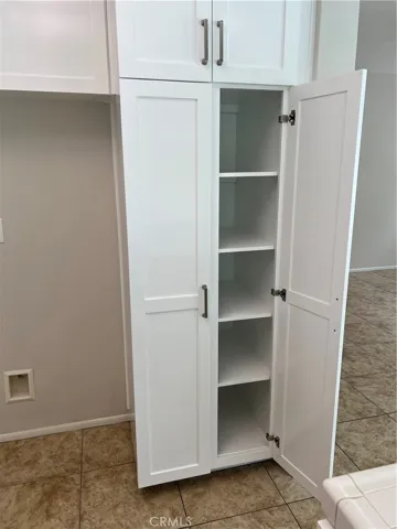 Kitchen pantry