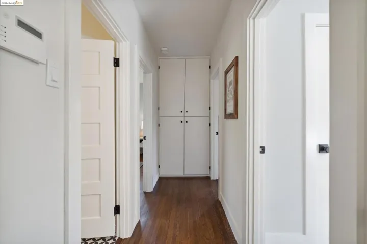 1510 Holman Rd, Oakland, California 94610