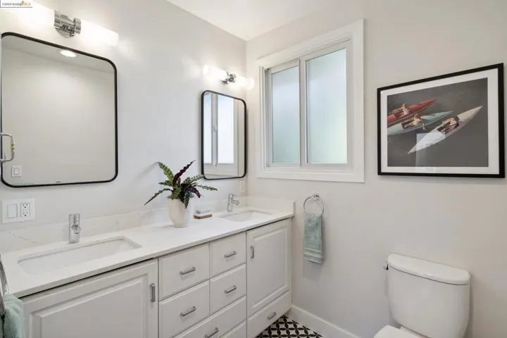1510 Holman Rd, Oakland, California 94610