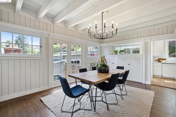 1510 Holman Rd, Oakland, California 94610