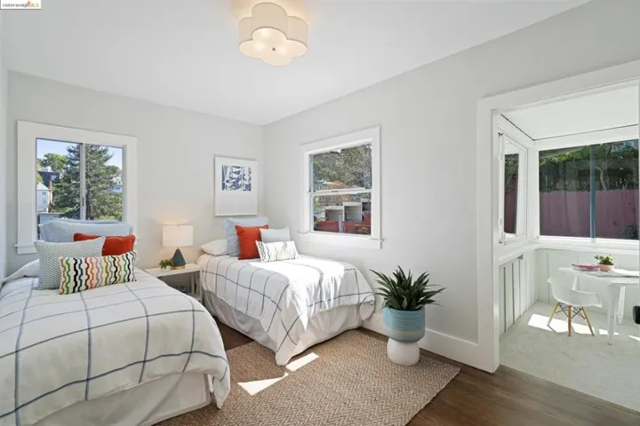 1510 Holman Rd, Oakland, California 94610