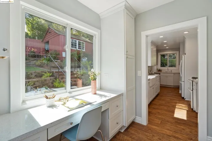 1510 Holman Rd, Oakland, California 94610