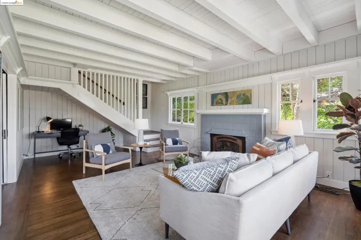 1510 Holman Rd, Oakland, California 94610