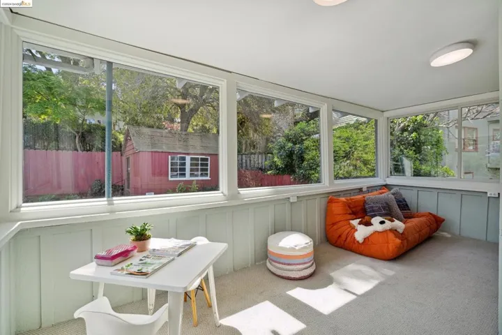 1510 Holman Rd, Oakland, California 94610