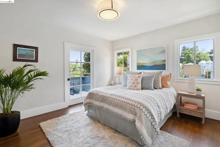 1510 Holman Rd, Oakland, California 94610