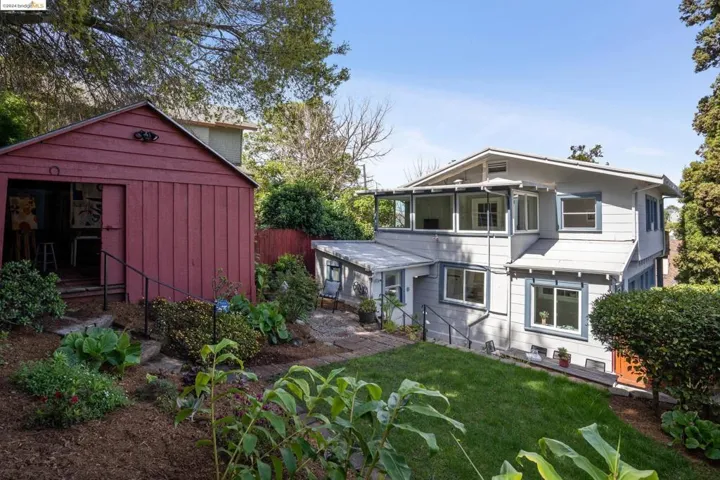 1510 Holman Rd, Oakland, California 94610