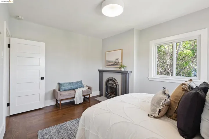 1510 Holman Rd, Oakland, California 94610