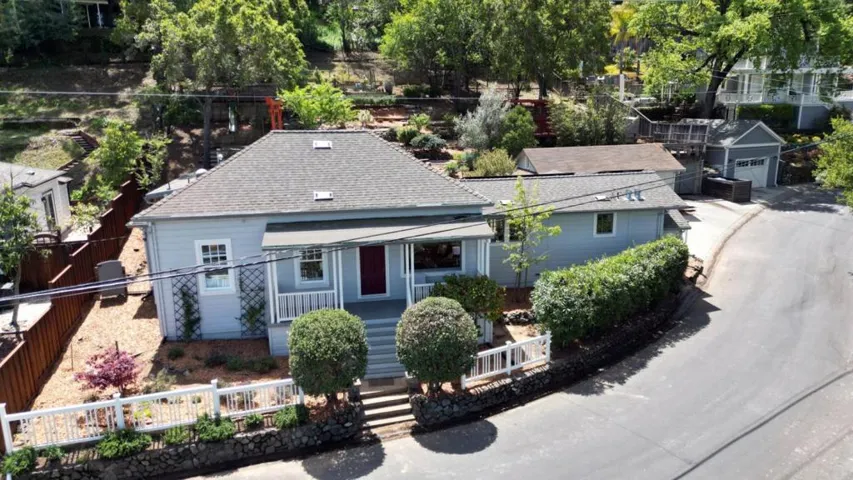 90 Cleland Avenue, Los Gatos, California 95030