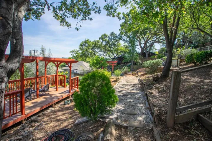 90 Cleland Avenue, Los Gatos, California 95030