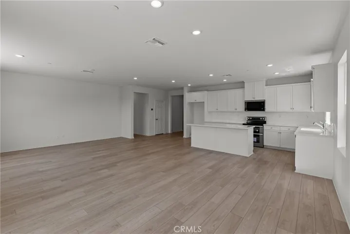 30957 Alister Lane, Winchester, California 92596