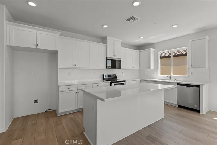 30957 Alister Lane, Winchester, California 92596