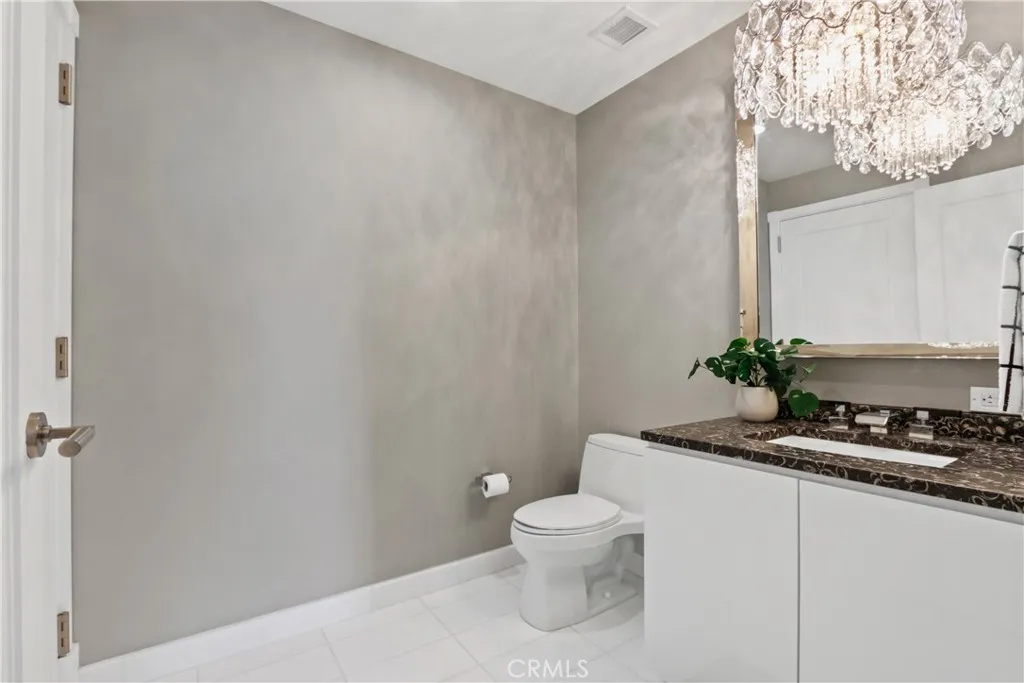 900 W Olympic Boulevard 42a, Los Angeles, California 90015 home-pic-4