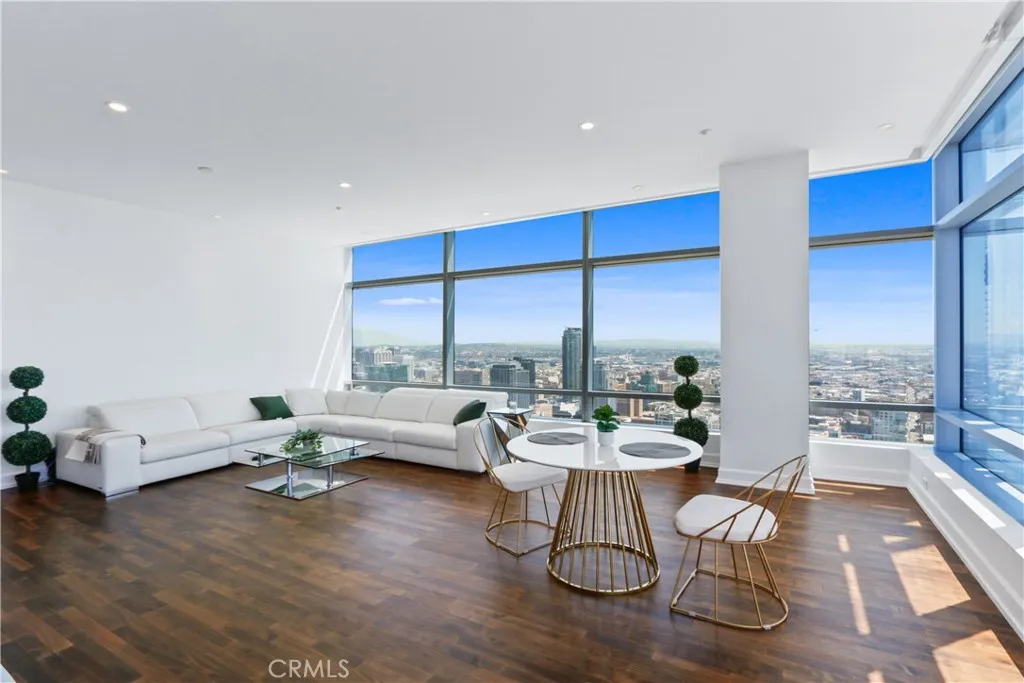 900 W Olympic Boulevard 42a, Los Angeles, California 90015 home-pic-12