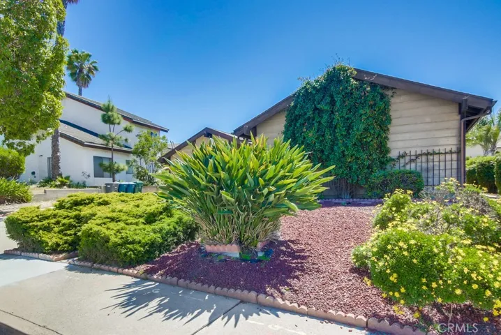 1437 W Country Club Lane, Escondido, California 92026