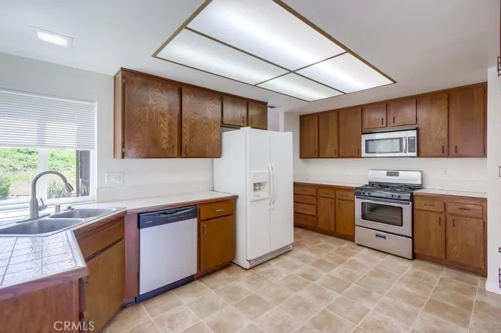 1437 W Country Club Lane, Escondido, California 92026