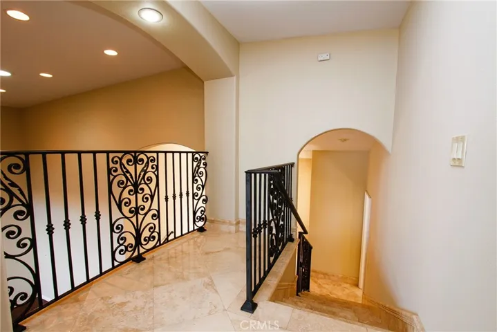 621 Loretta Drive, Laguna Beach, California 92651